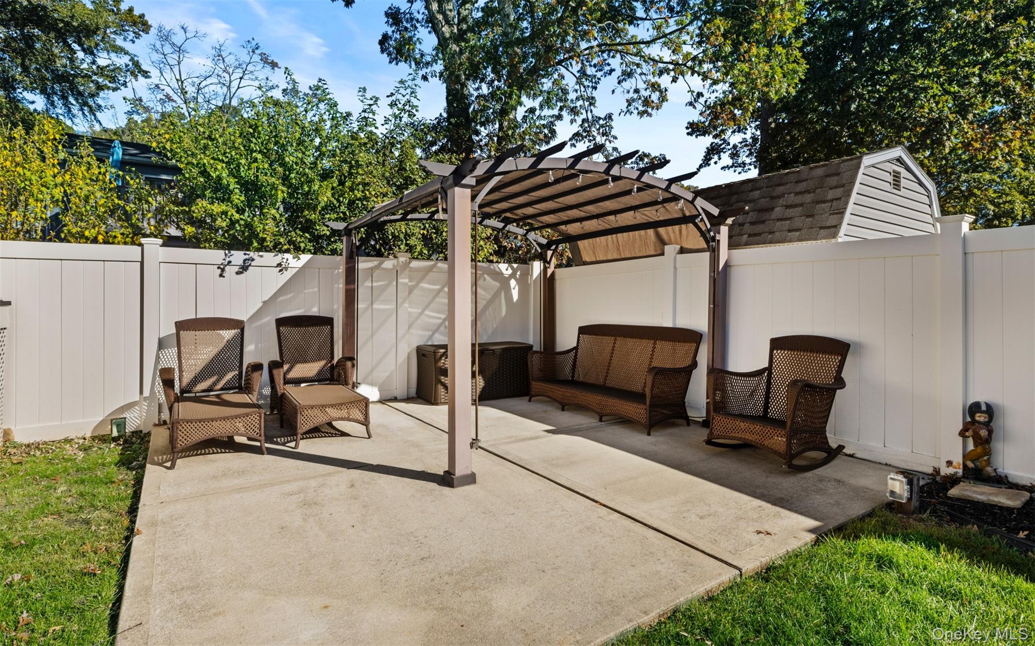 #16 photo, 135 N Linden Street, Massapequa , NY 11758