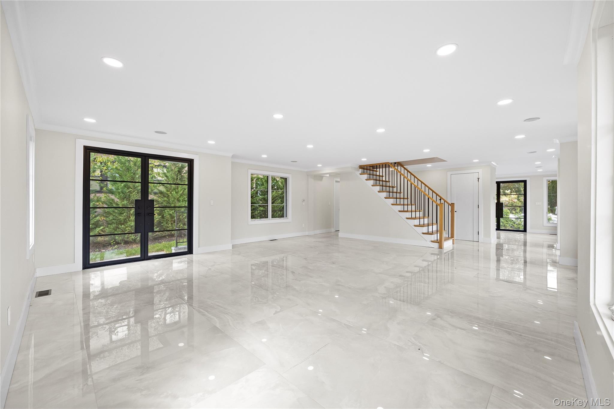 #11 photo, 2 Henry Street, Great Neck , NY 11023