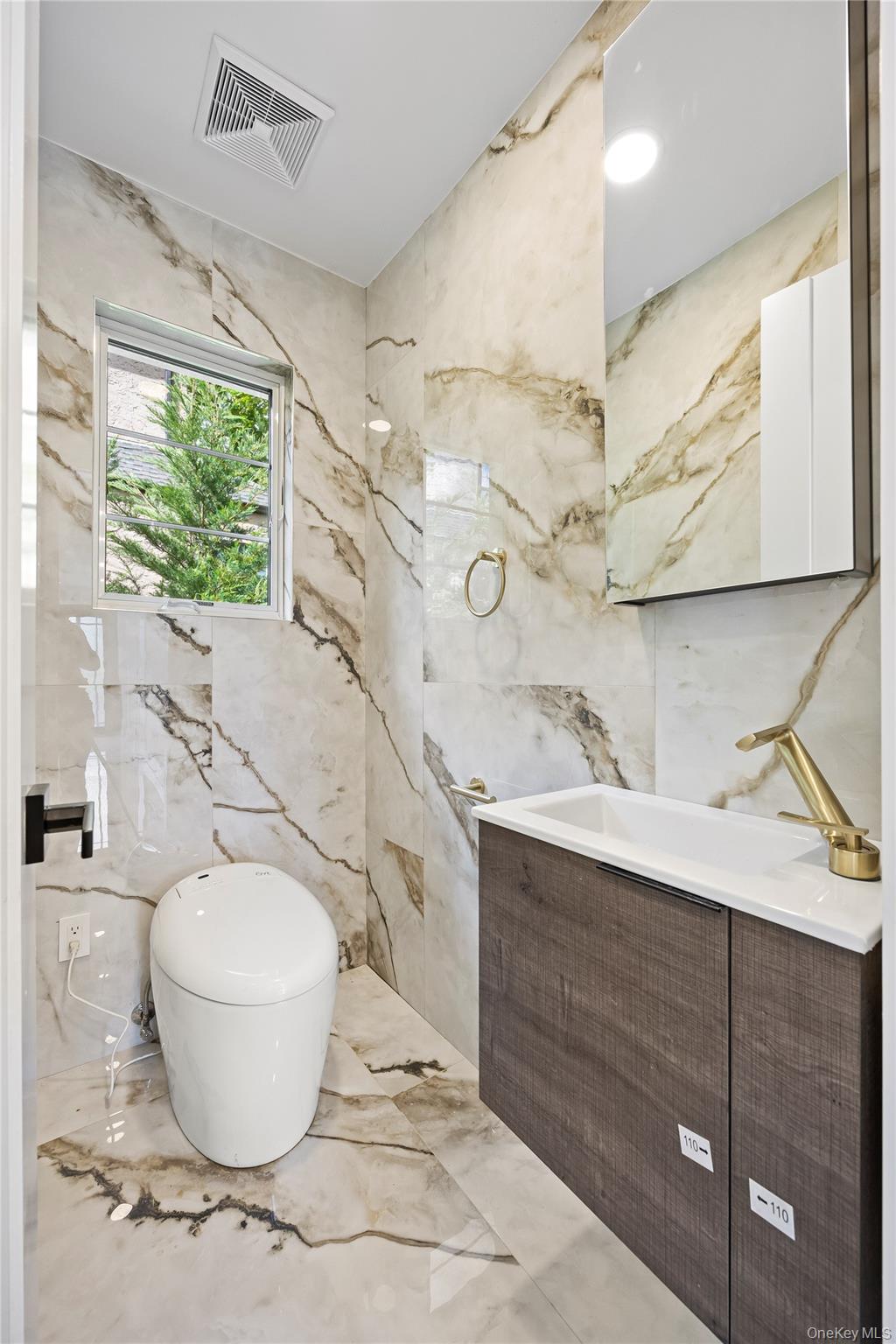 #12 photo, 2 Henry Street, Great Neck , NY 11023