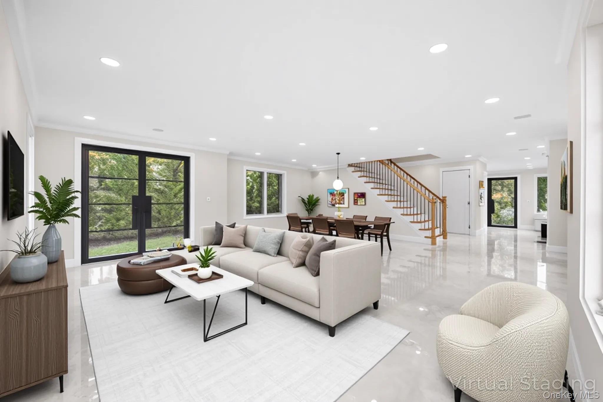 #2 photo, 2 Henry Street, Great Neck , NY 11023