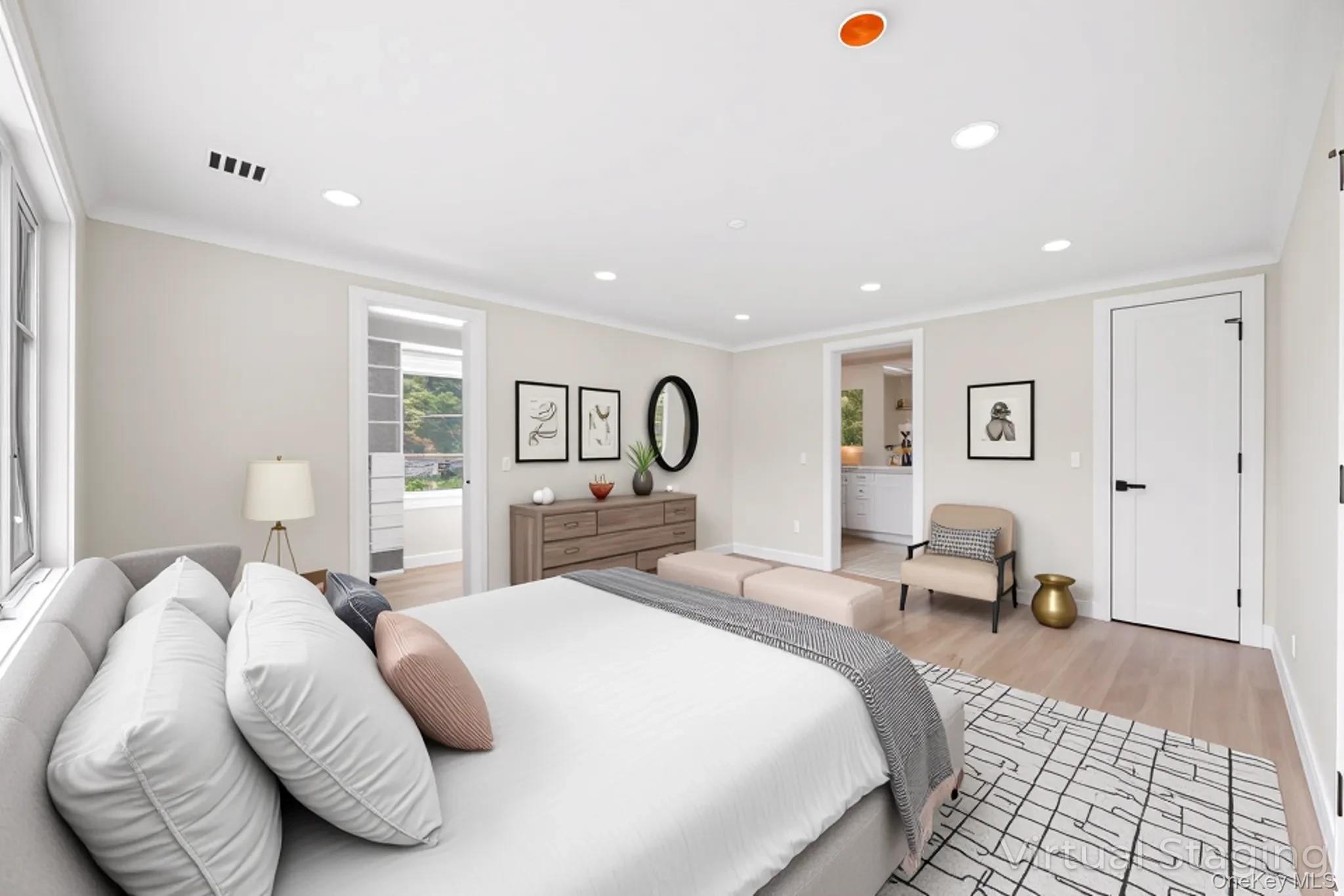 #5 photo, 2 Henry Street, Great Neck , NY 11023