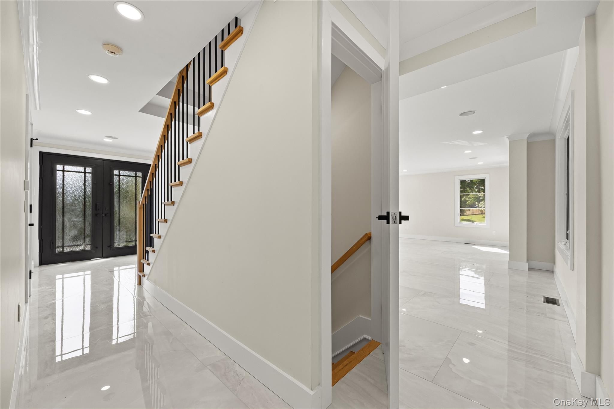 #9 photo, 2 Henry Street, Great Neck , NY 11023