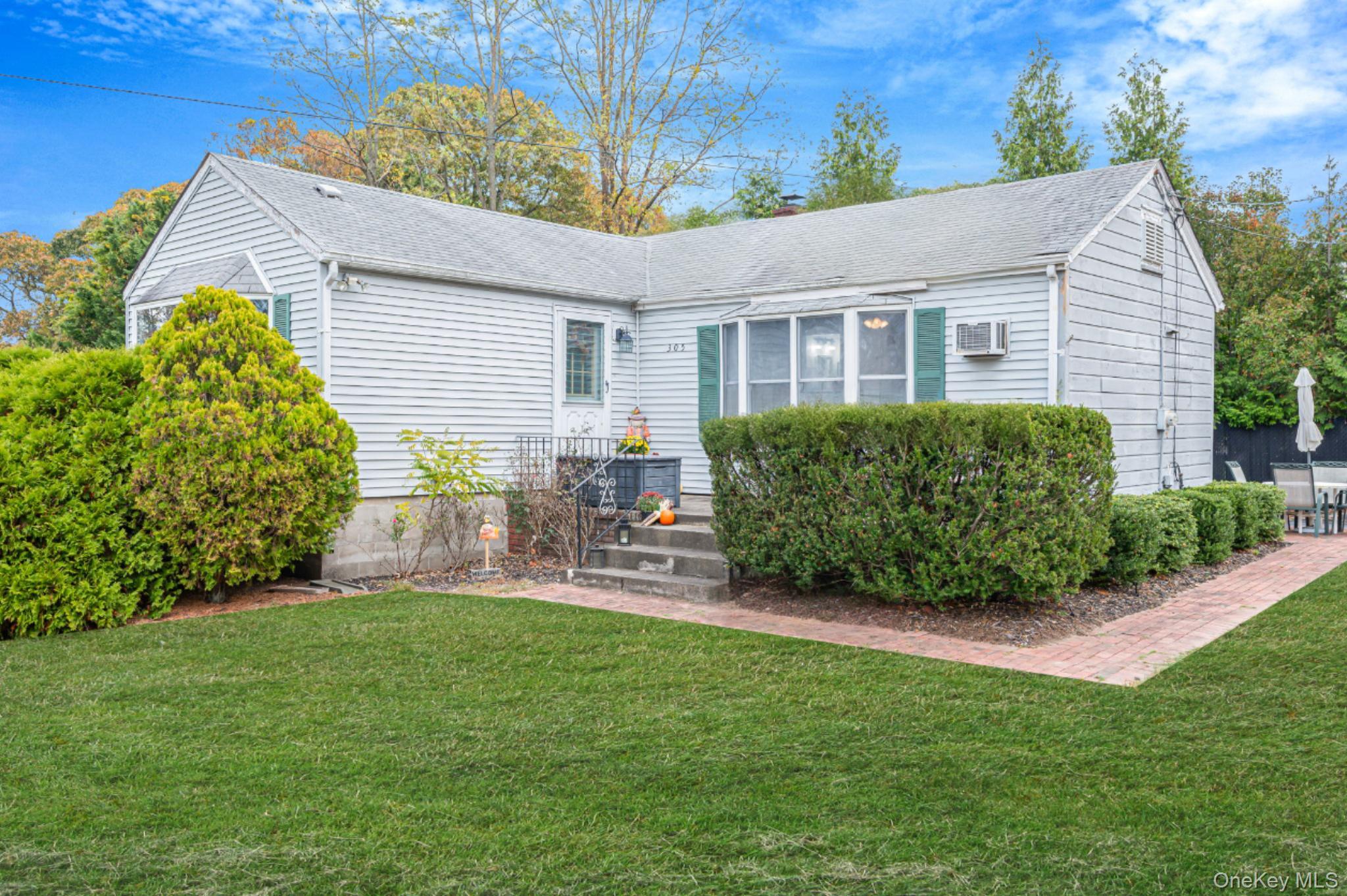 #1 photo, 305 Terry Road, Smithtown , NY 11787