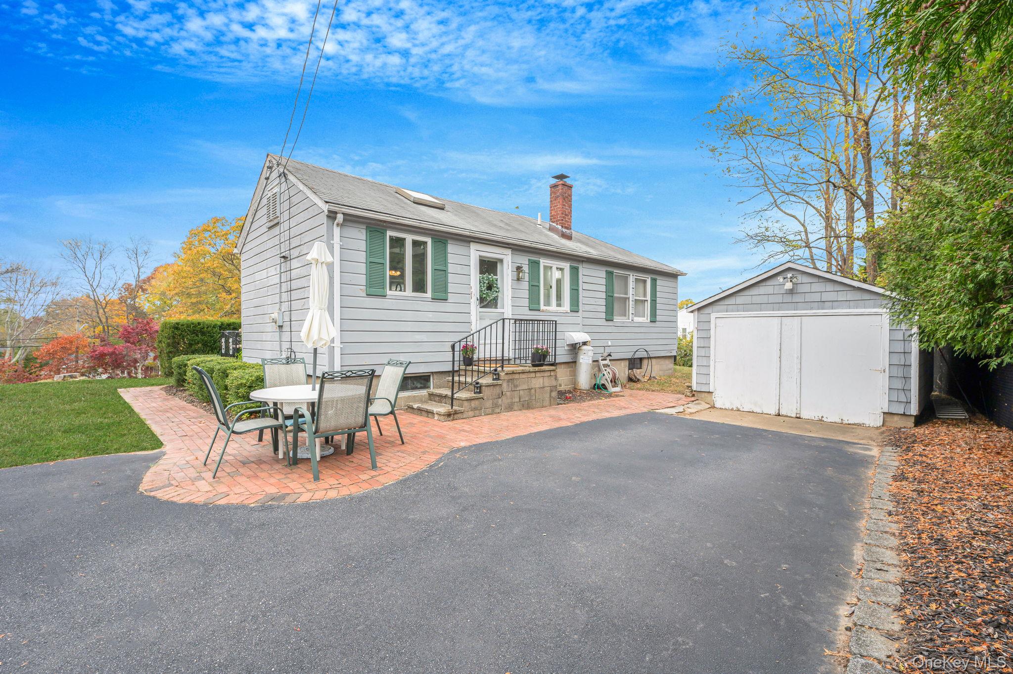 #11 photo, 305 Terry Road, Smithtown , NY 11787