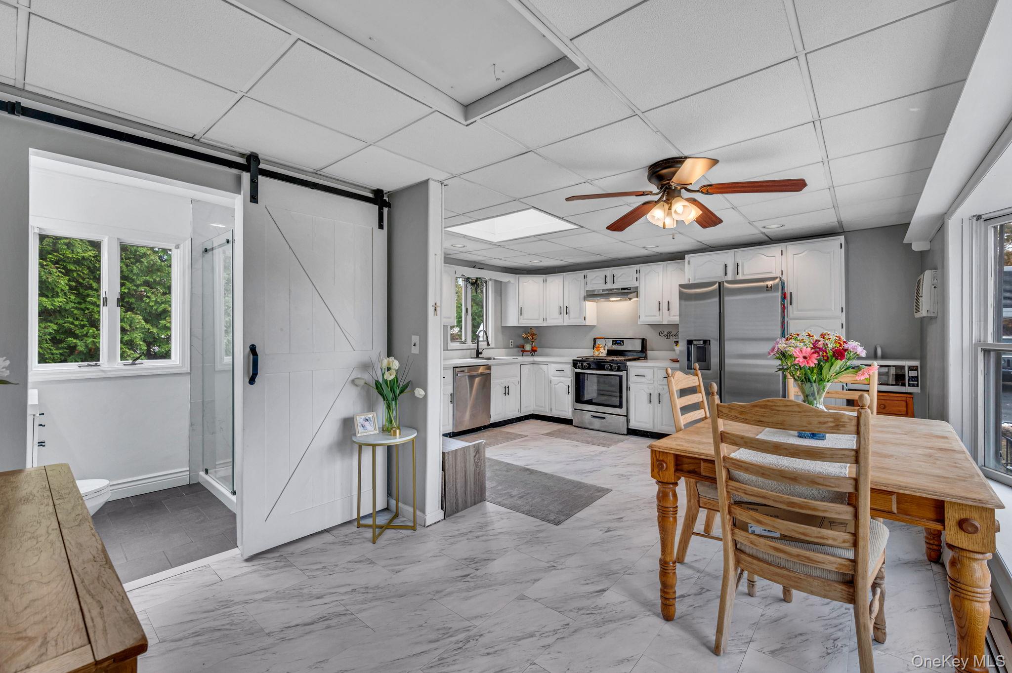 #18 photo, 305 Terry Road, Smithtown , NY 11787