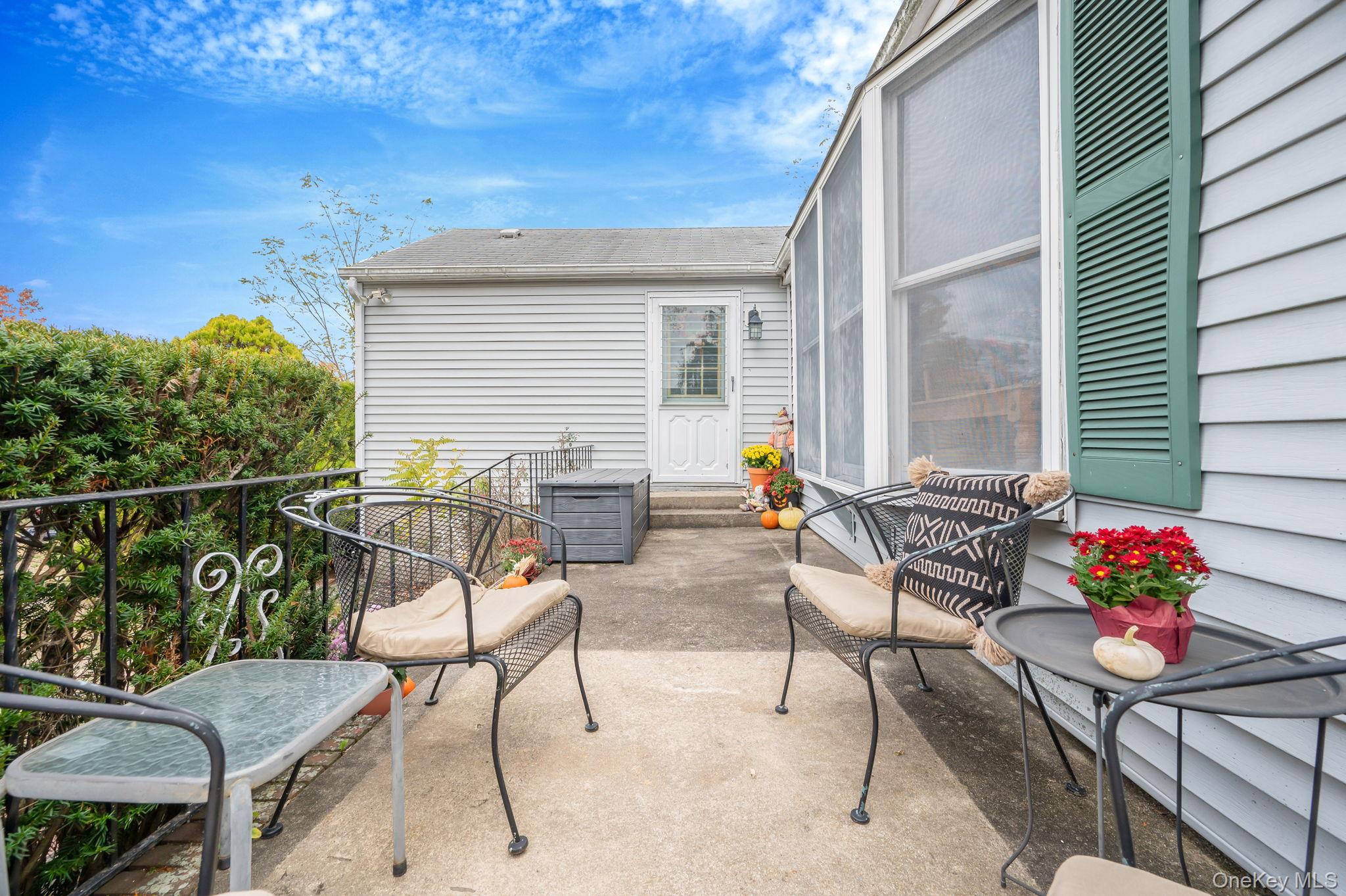 #2 photo, 305 Terry Road, Smithtown , NY 11787