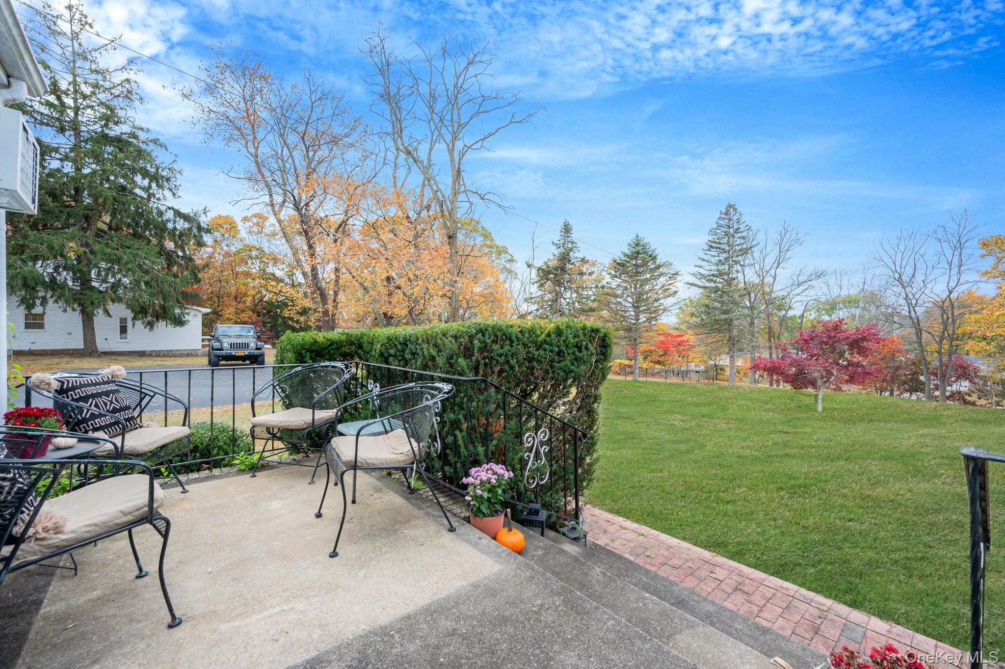 #4 photo, 305 Terry Road, Smithtown , NY 11787