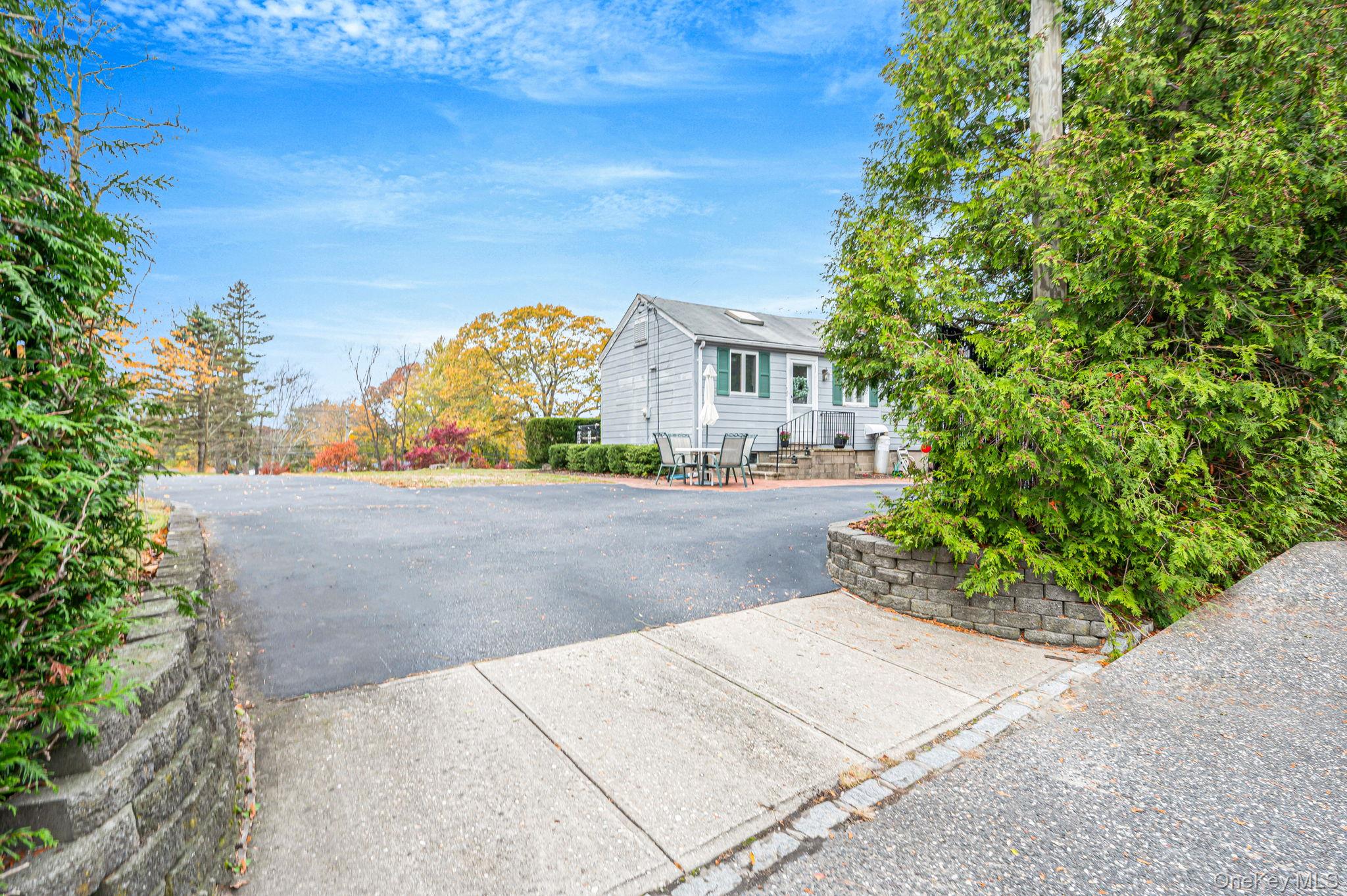 #8 photo, 305 Terry Road, Smithtown , NY 11787