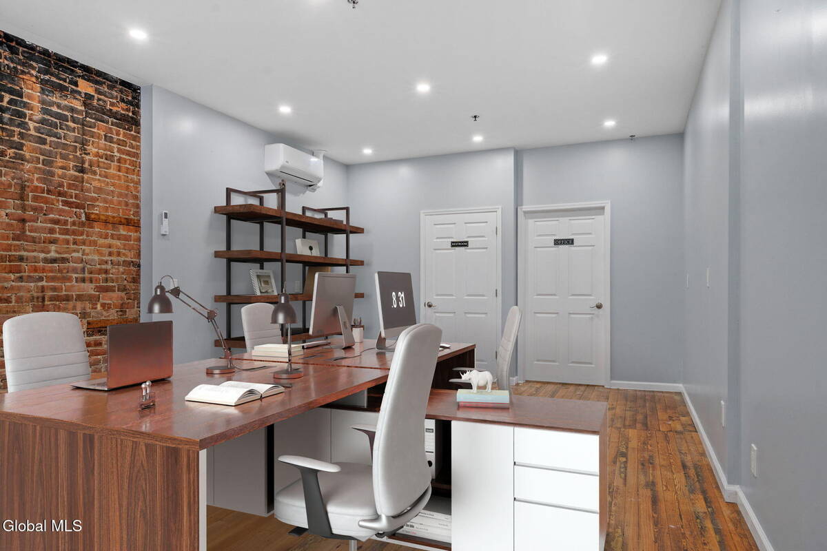 #23 photo, 98 S Main Street, Castleton-on-Hudson , NY 12033