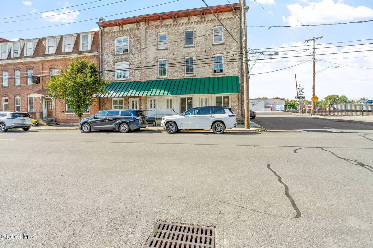 #3 photo, 98 S Main Street, Castleton-on-Hudson , NY 12033