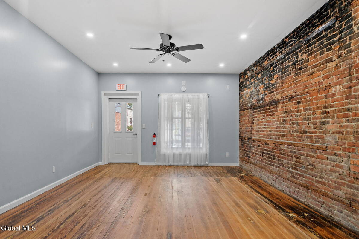 #6 photo, 98 S Main Street, Castleton-on-Hudson , NY 12033