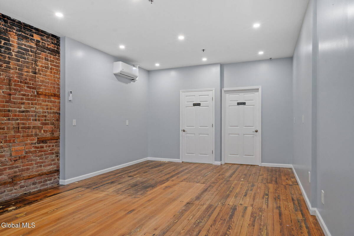 #9 photo, 98 S Main Street, Castleton-on-Hudson , NY 12033