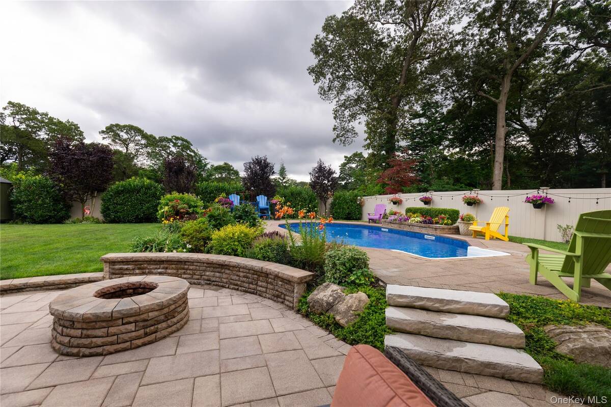 #26 photo, 11 Mohegan Lane, Commack , NY 11725