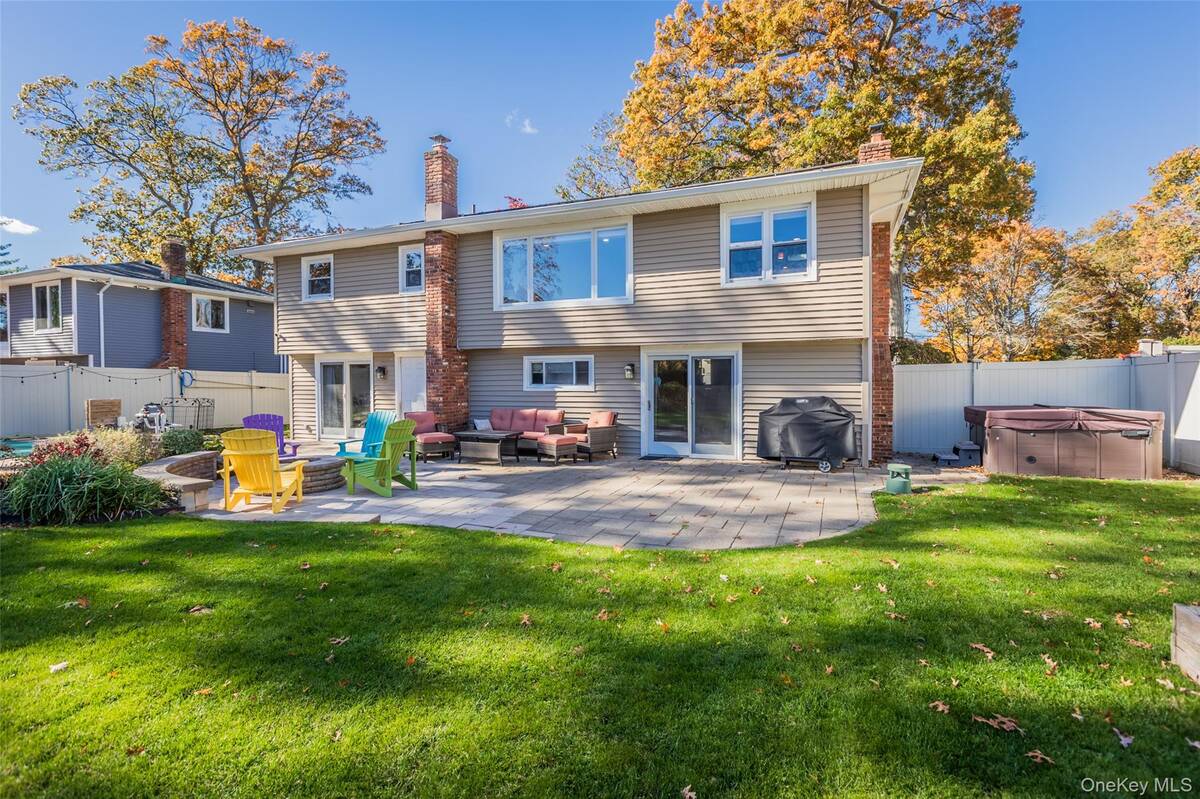 #32 photo, 11 Mohegan Lane, Commack , NY 11725