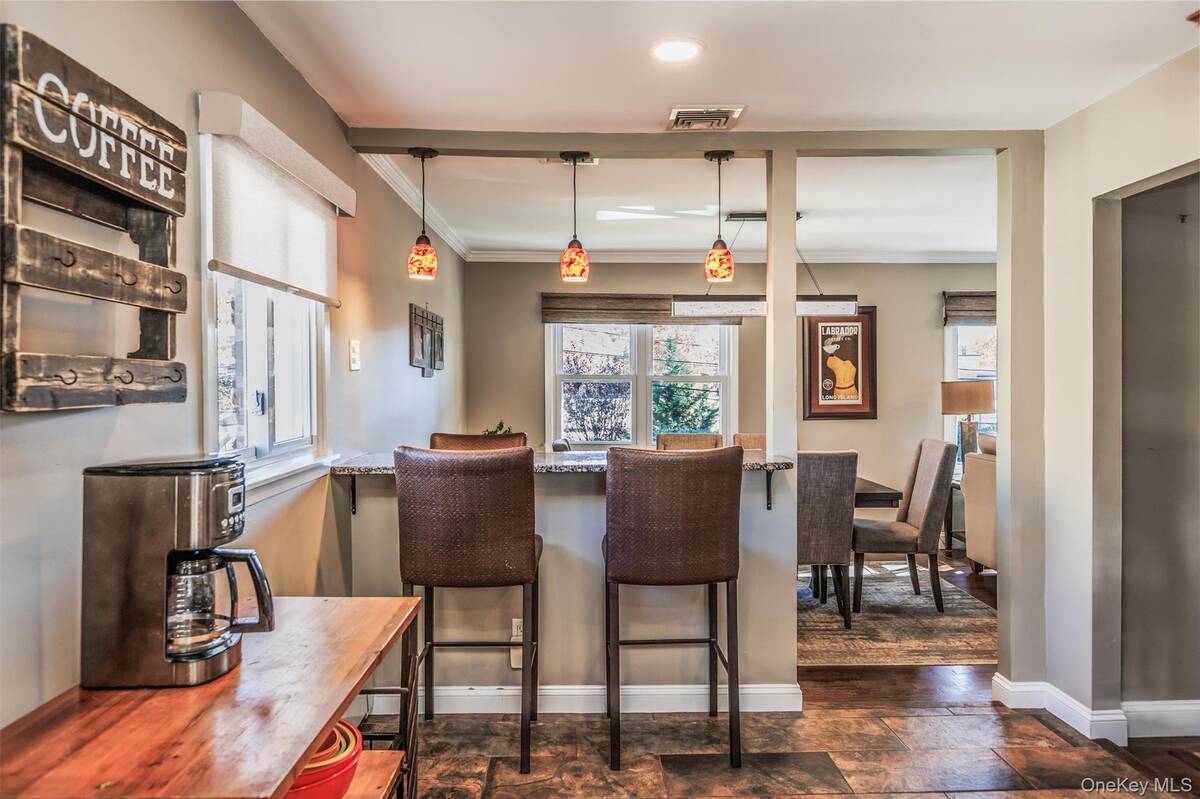 #7 photo, 11 Mohegan Lane, Commack , NY 11725