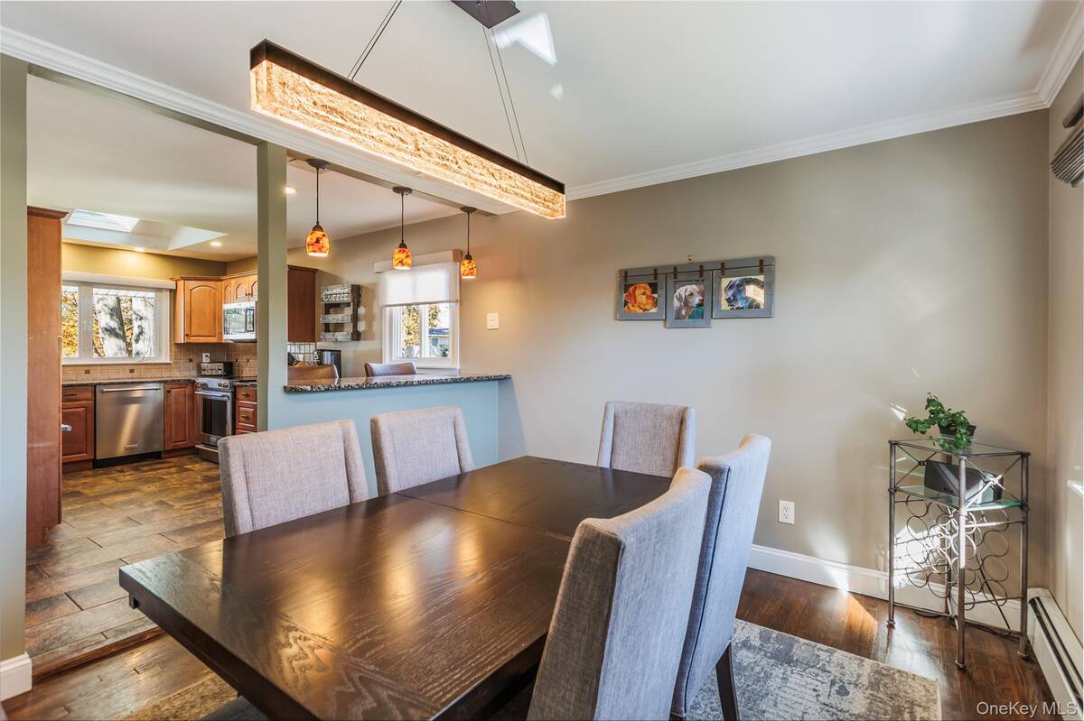 #8 photo, 11 Mohegan Lane, Commack , NY 11725