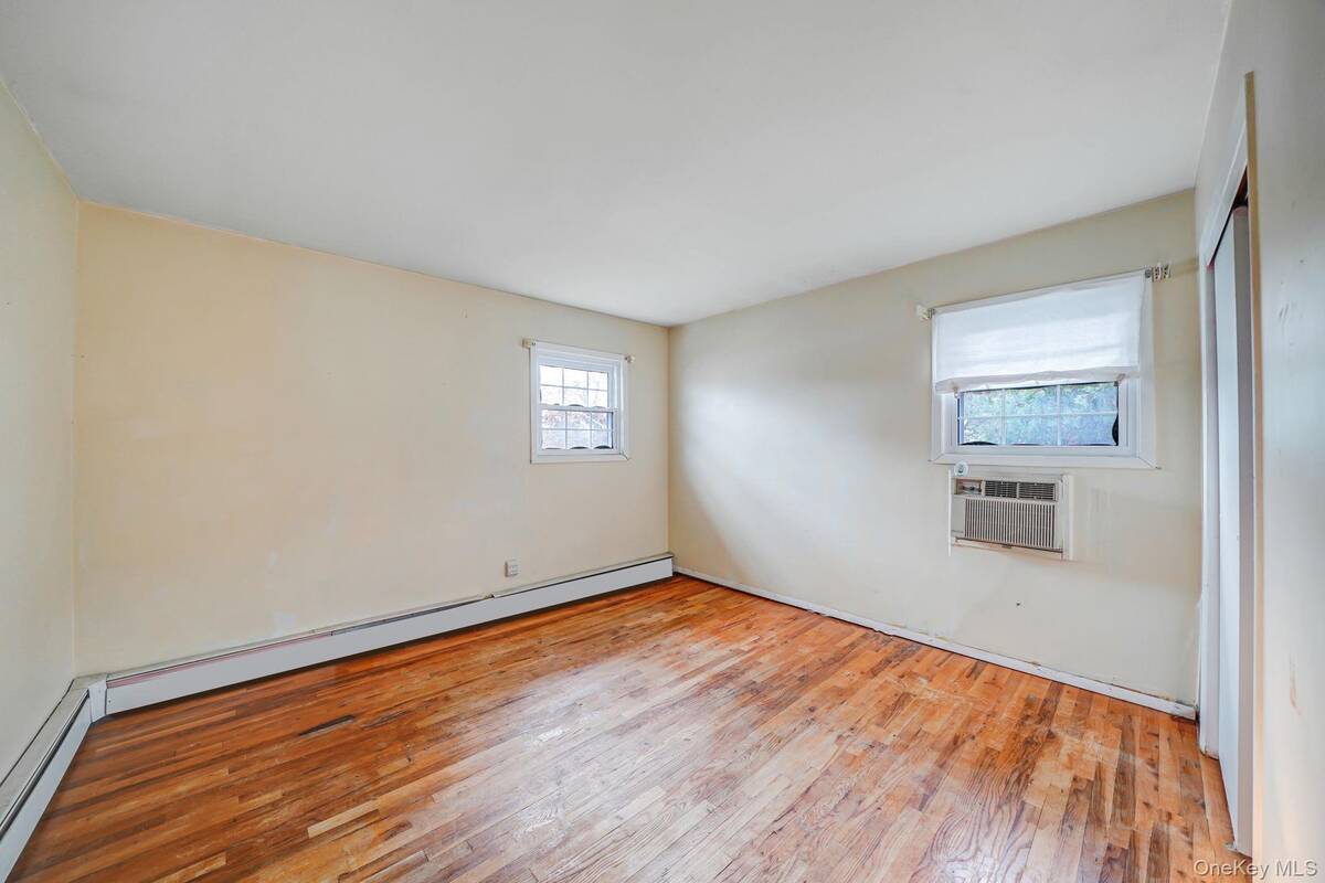 #17 photo, 501 Windmill Avenue, West Babylon , NY 11704