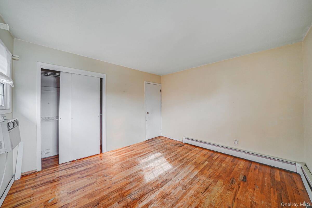 #18 photo, 501 Windmill Avenue, West Babylon , NY 11704