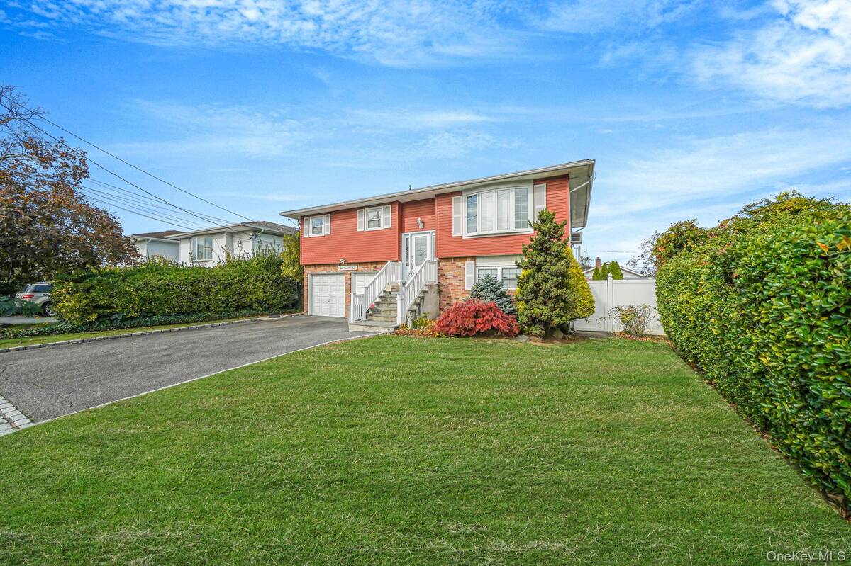 #2 photo, 501 Windmill Avenue, West Babylon , NY 11704