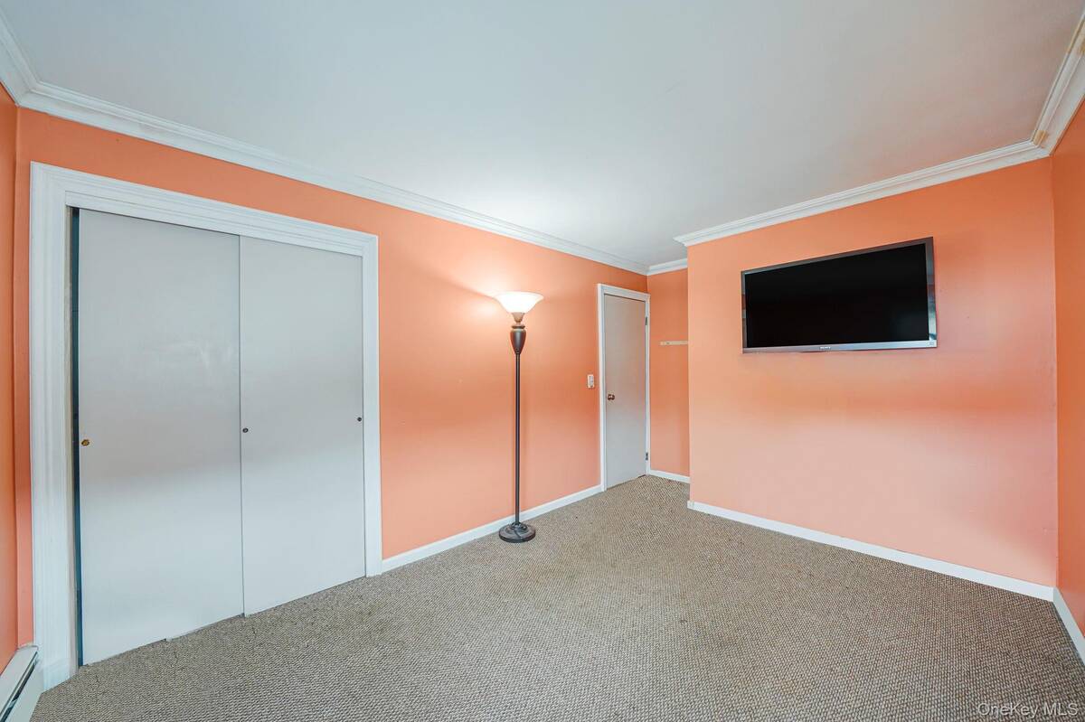 #20 photo, 501 Windmill Avenue, West Babylon , NY 11704