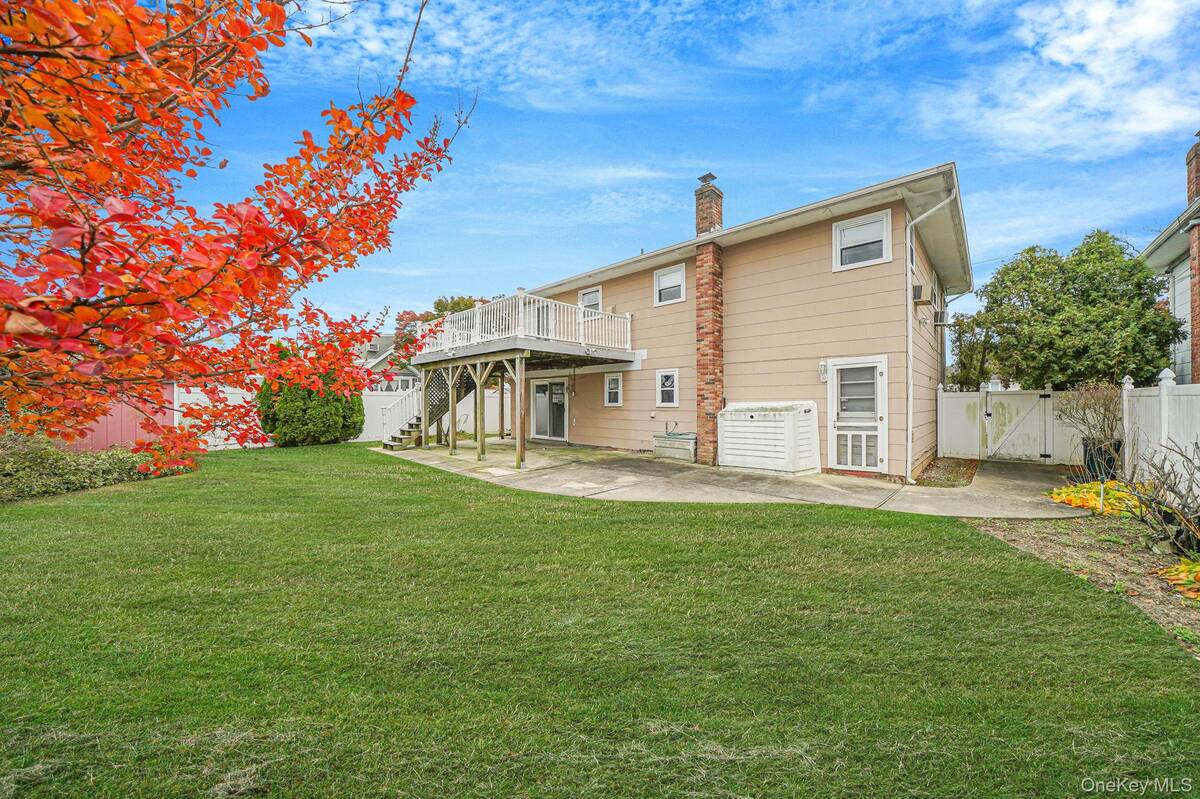 #3 photo, 501 Windmill Avenue, West Babylon , NY 11704