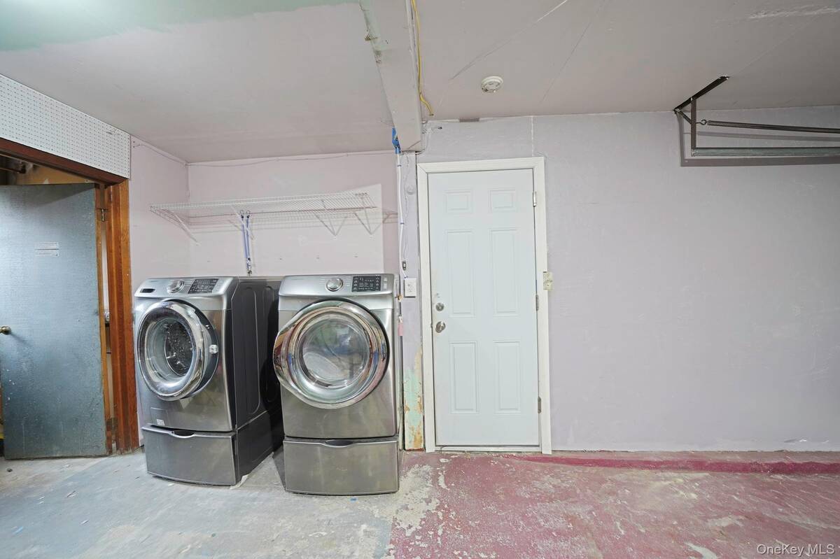 #31 photo, 501 Windmill Avenue, West Babylon , NY 11704