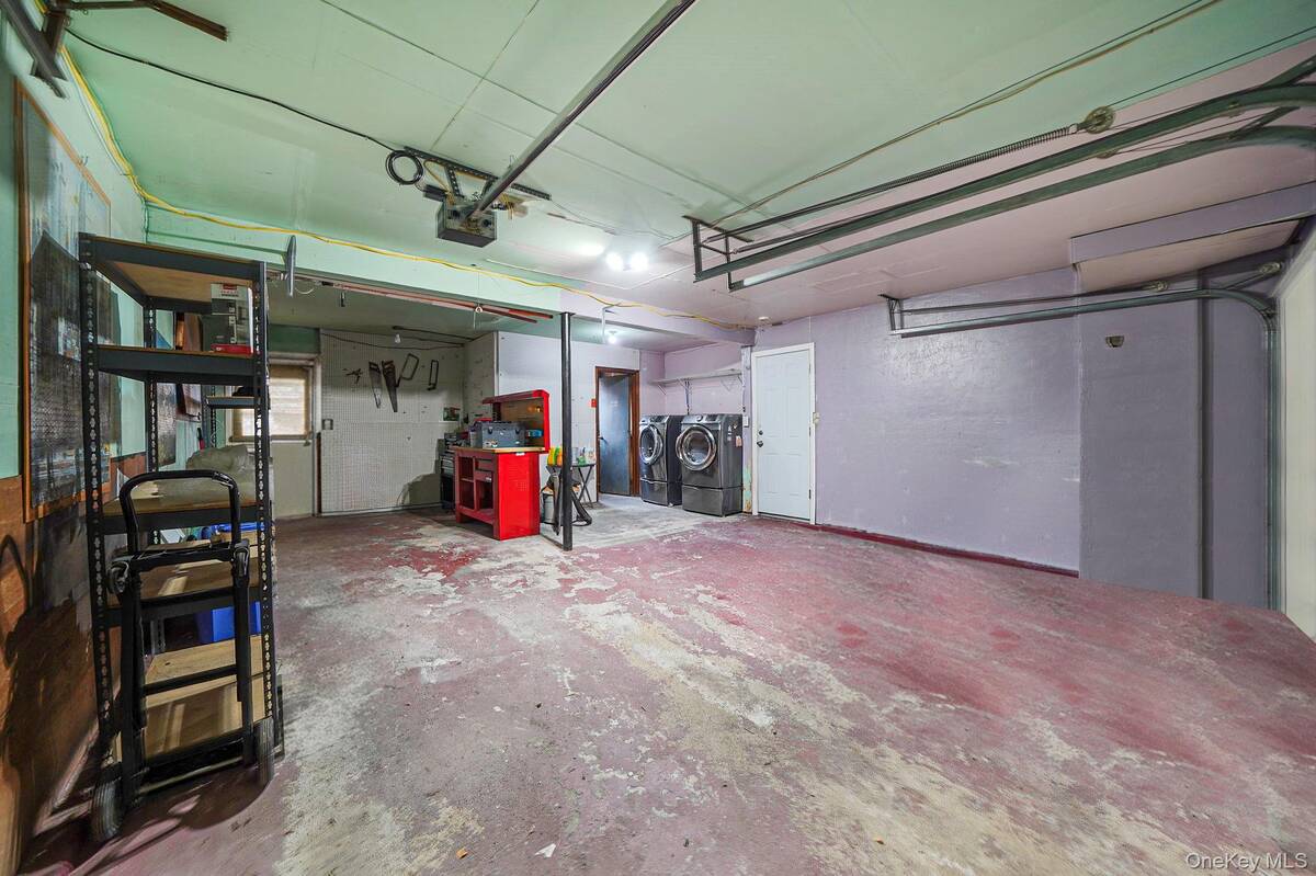 #33 photo, 501 Windmill Avenue, West Babylon , NY 11704