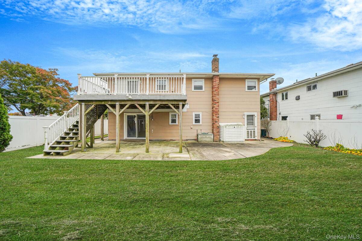 #4 photo, 501 Windmill Avenue, West Babylon , NY 11704