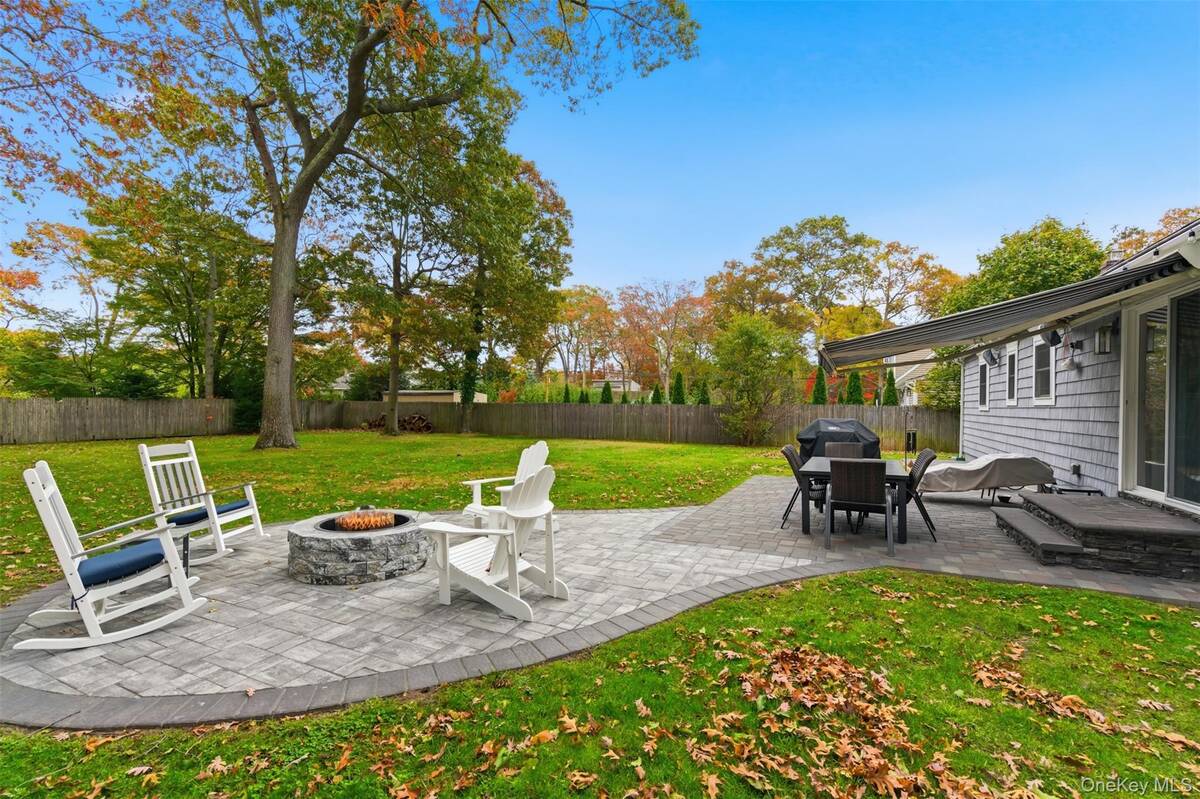 #20 photo, 277 5th Avenue, Saint James , NY 11780