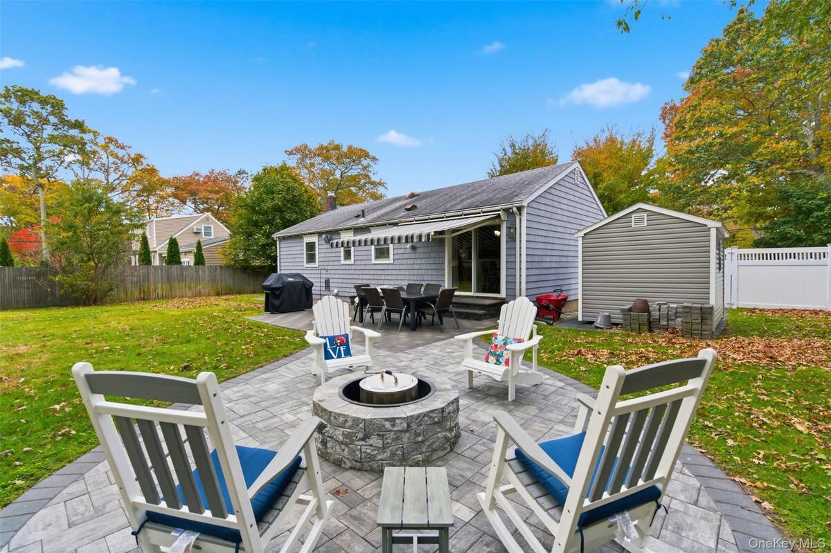 #22 photo, 277 5th Avenue, Saint James , NY 11780