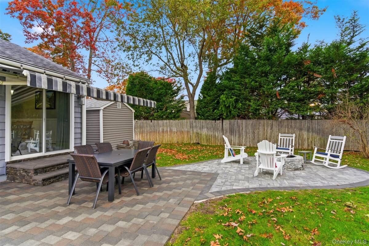 #24 photo, 277 5th Avenue, Saint James , NY 11780