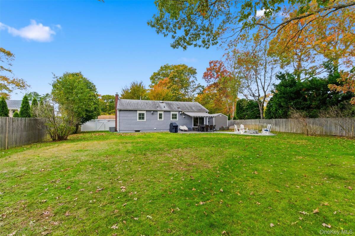 #25 photo, 277 5th Avenue, Saint James , NY 11780