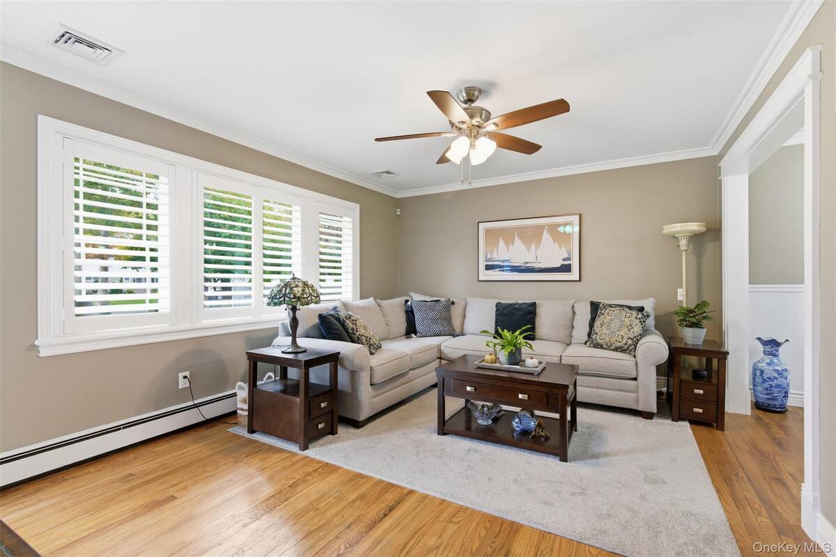 #4 photo, 277 5th Avenue, Saint James , NY 11780