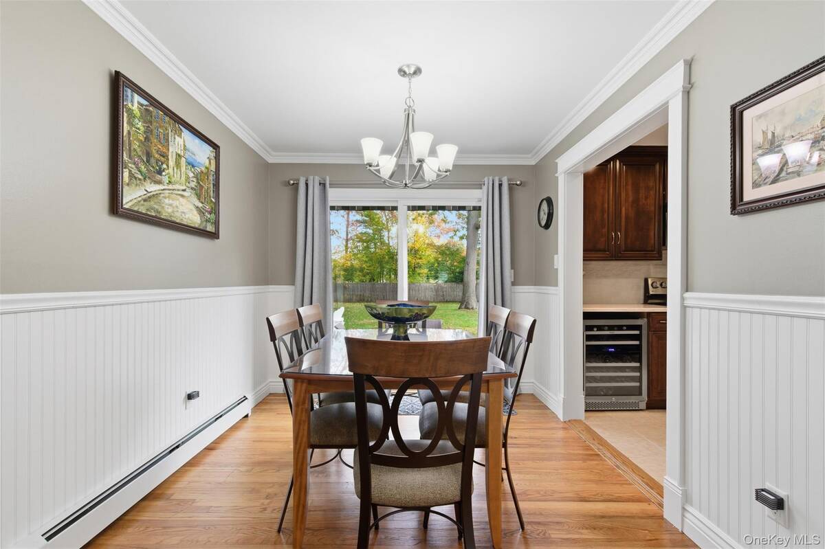 #6 photo, 277 5th Avenue, Saint James , NY 11780