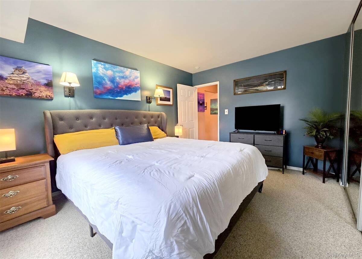 #10 photo, 2 El Camino Court, Coram , NY 11727