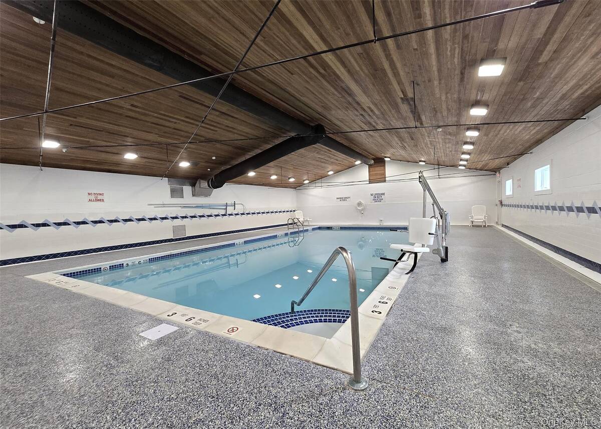 #16 photo, 2 El Camino Court, Coram , NY 11727