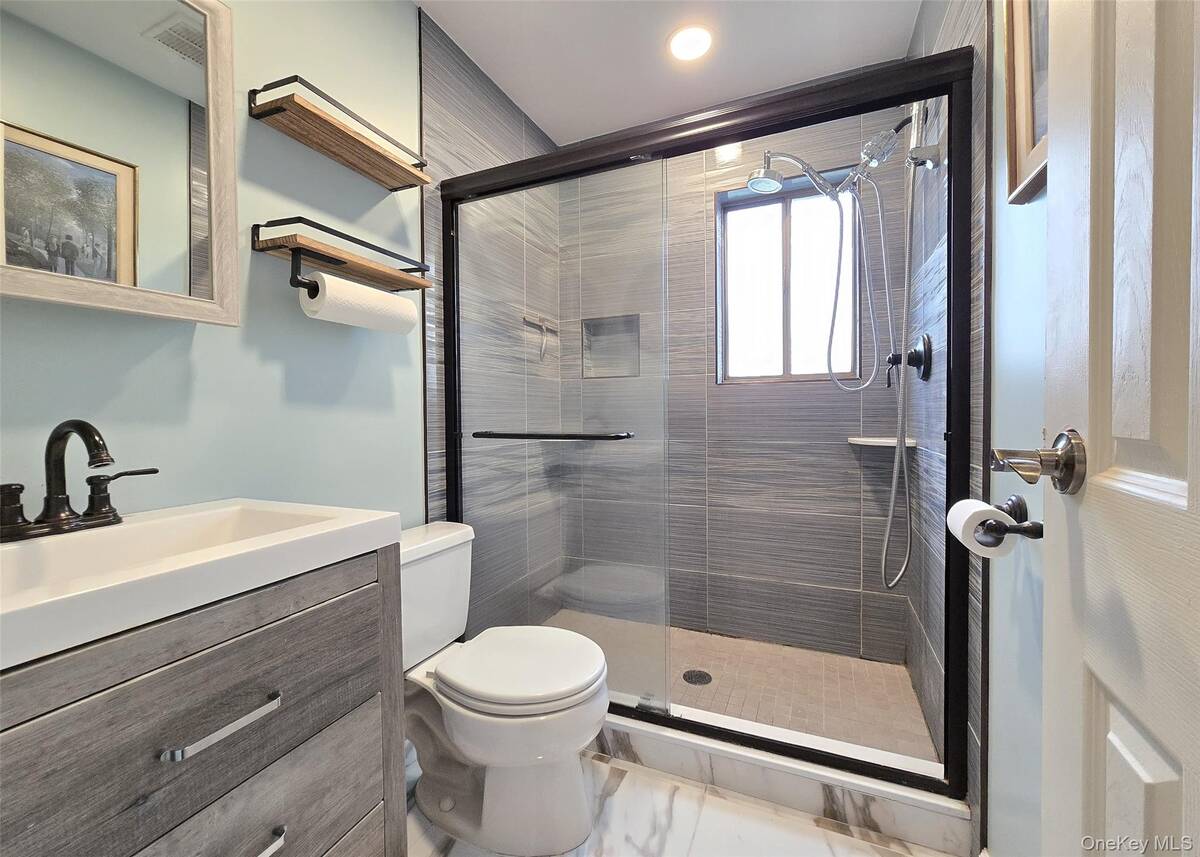 #9 photo, 2 El Camino Court, Coram , NY 11727