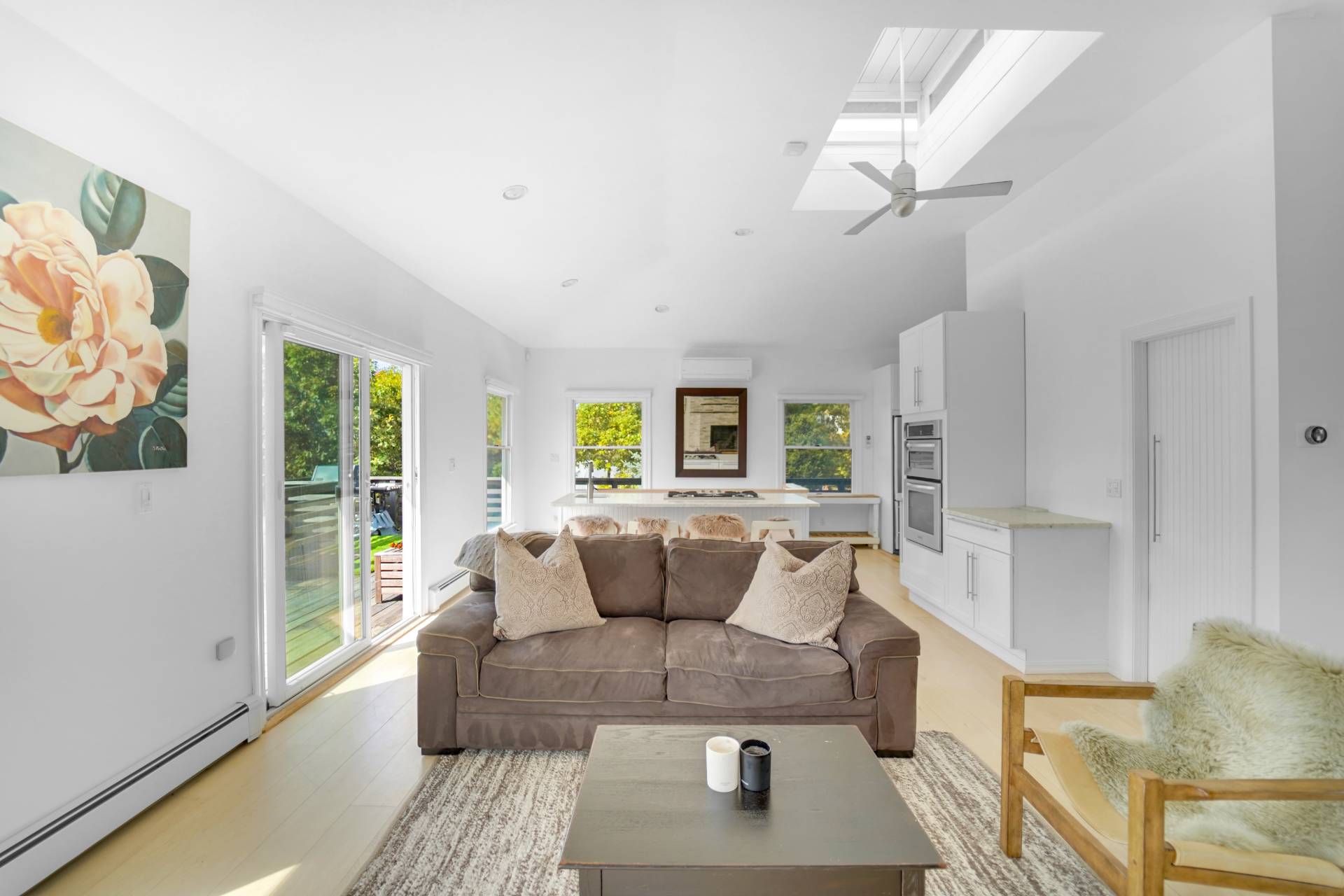 #12 photo, 3 Jefferson Ave, Southampton , NY 11946