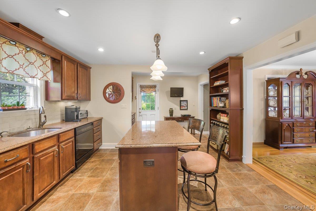 #8 photo, 21 Huntington Drive, Yonkers , NY 10704