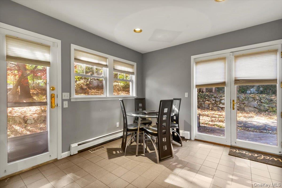 #12 photo, 18 Park Street, Pleasantville , NY 10570