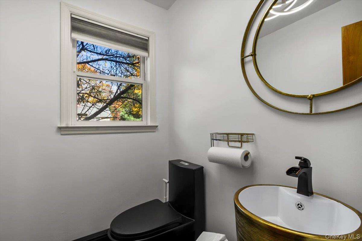 #8 photo, 18 Park Street, Pleasantville , NY 10570