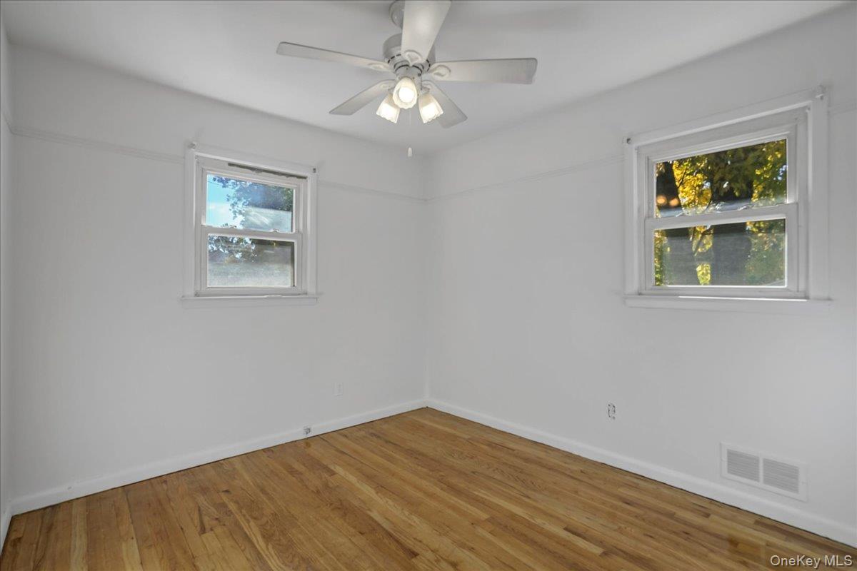 #8 photo, 44 Maplewood Boulevard, Suffern , NY 10901