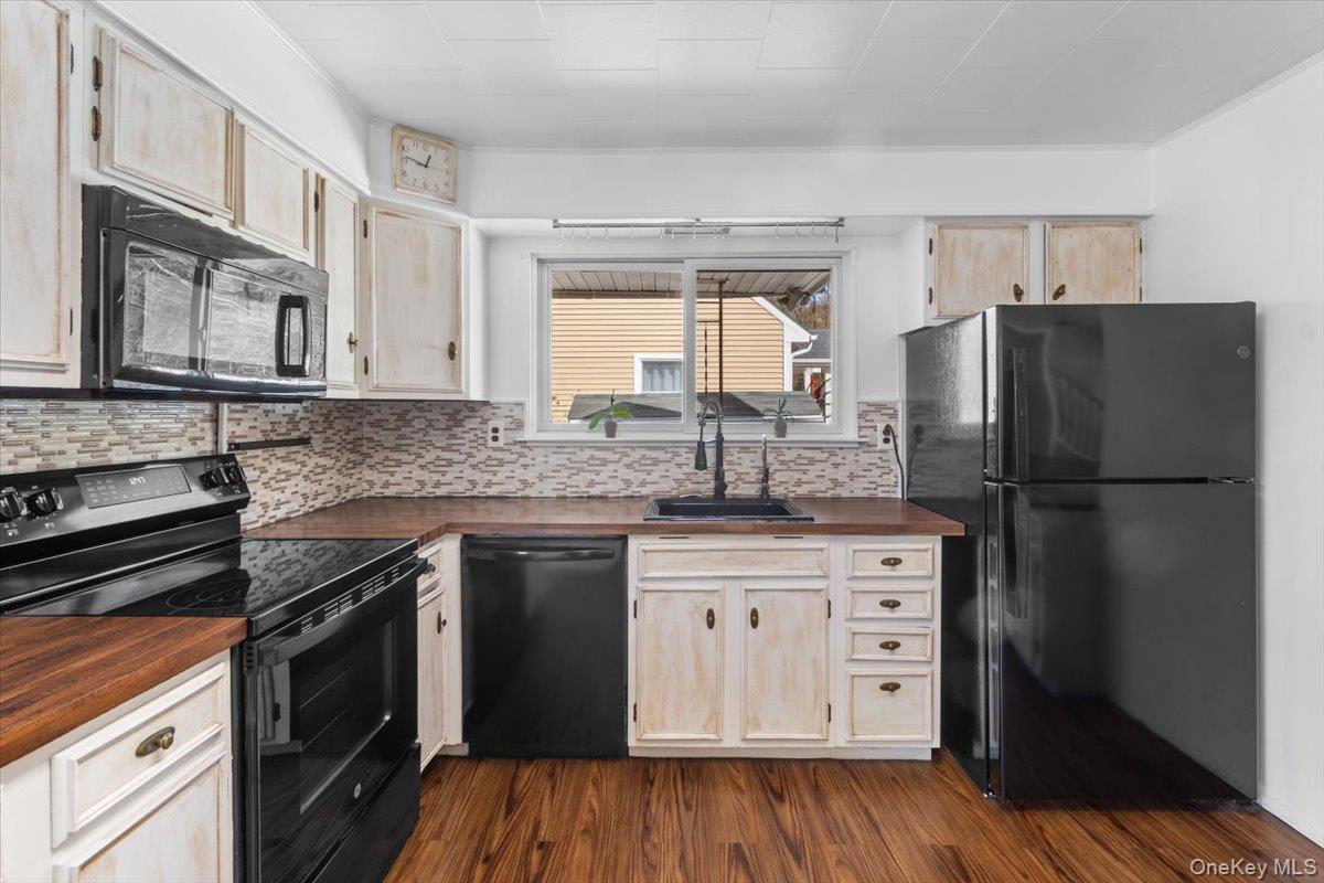 #8 photo, 237 Sprout Brook Road, Cortlandt Manor , NY 10567