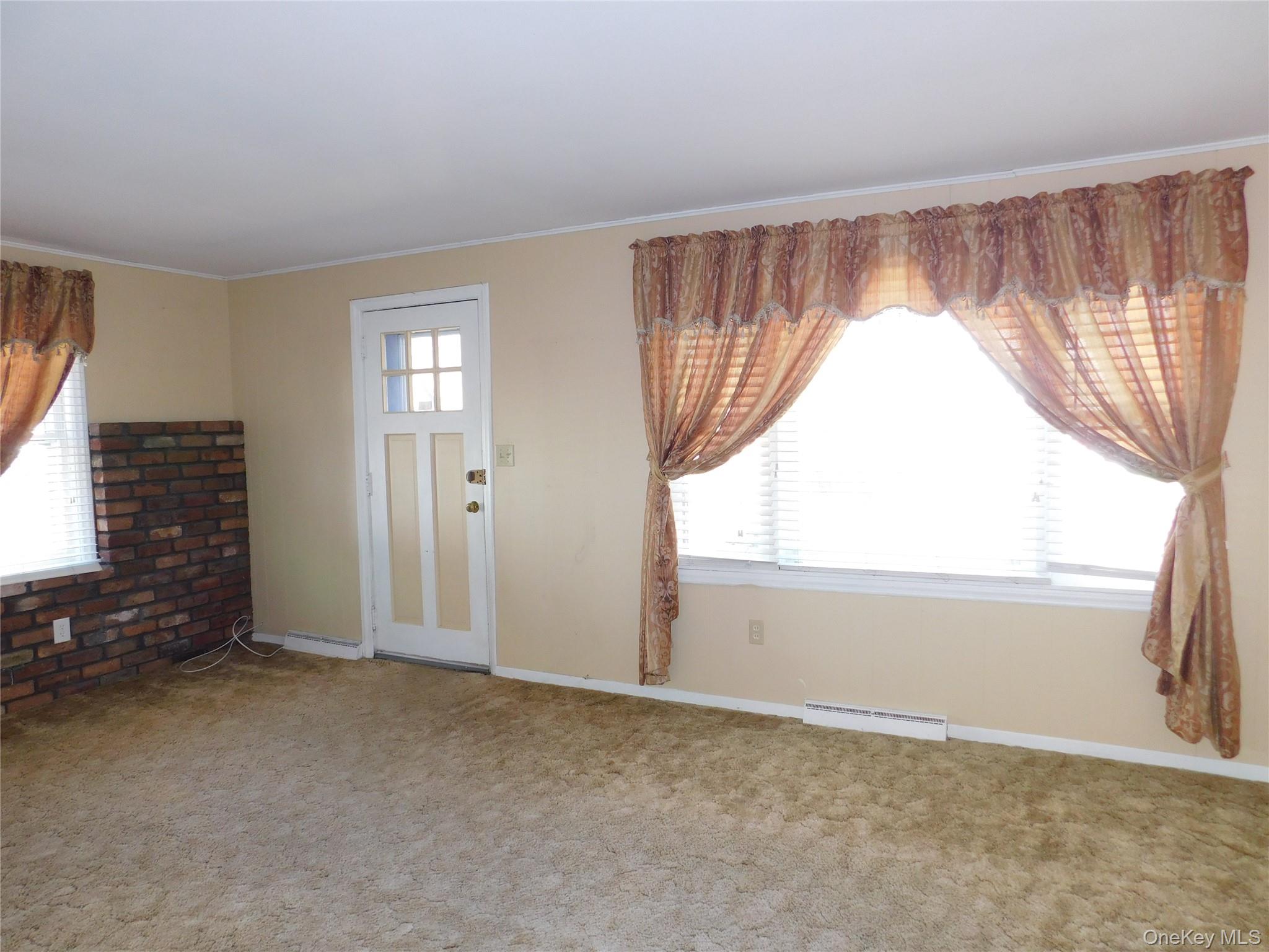 #4 photo, 15 Dewitt St, Ellenville , NY 12428