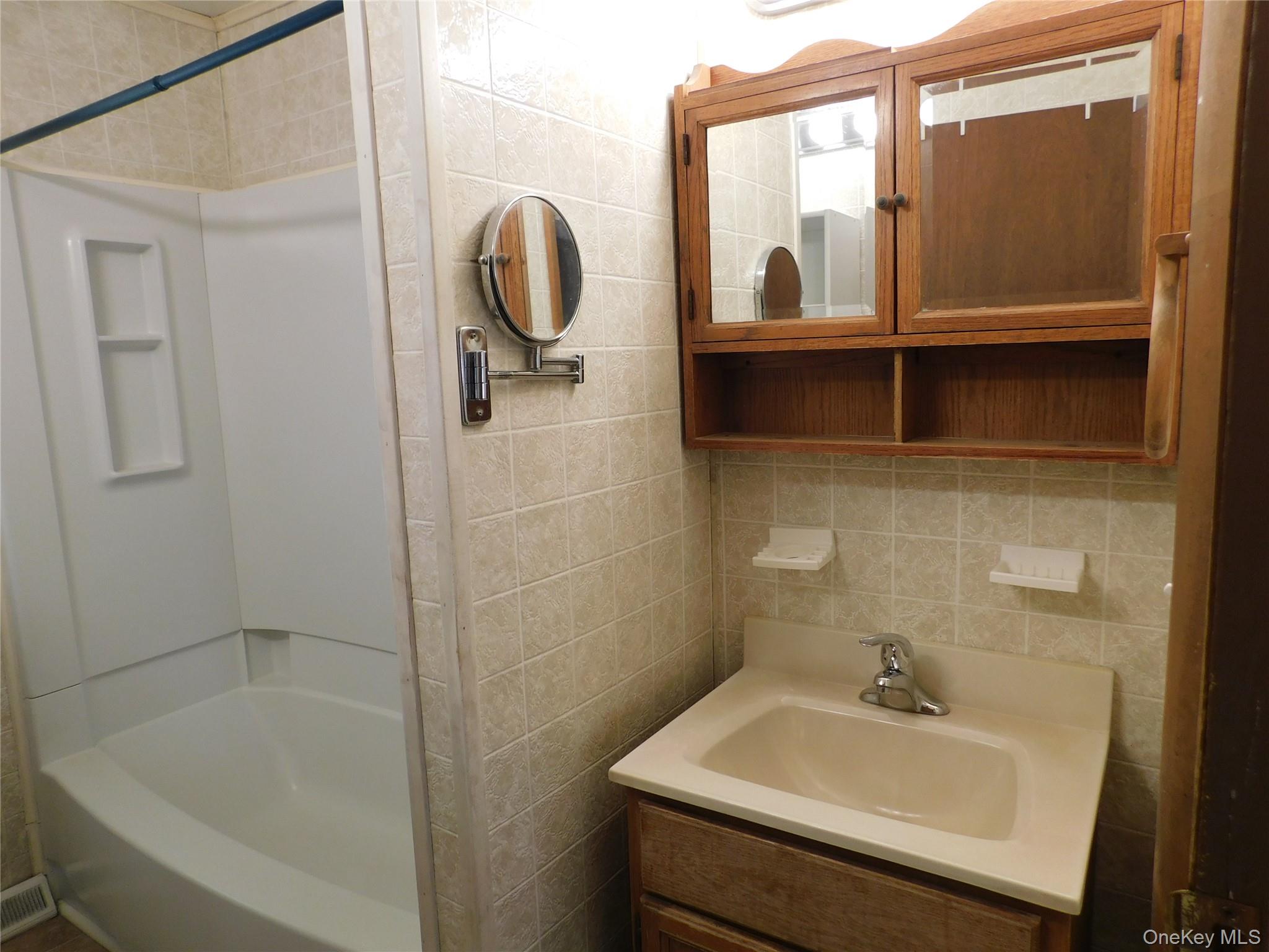 #9 photo, 15 Dewitt St, Ellenville , NY 12428