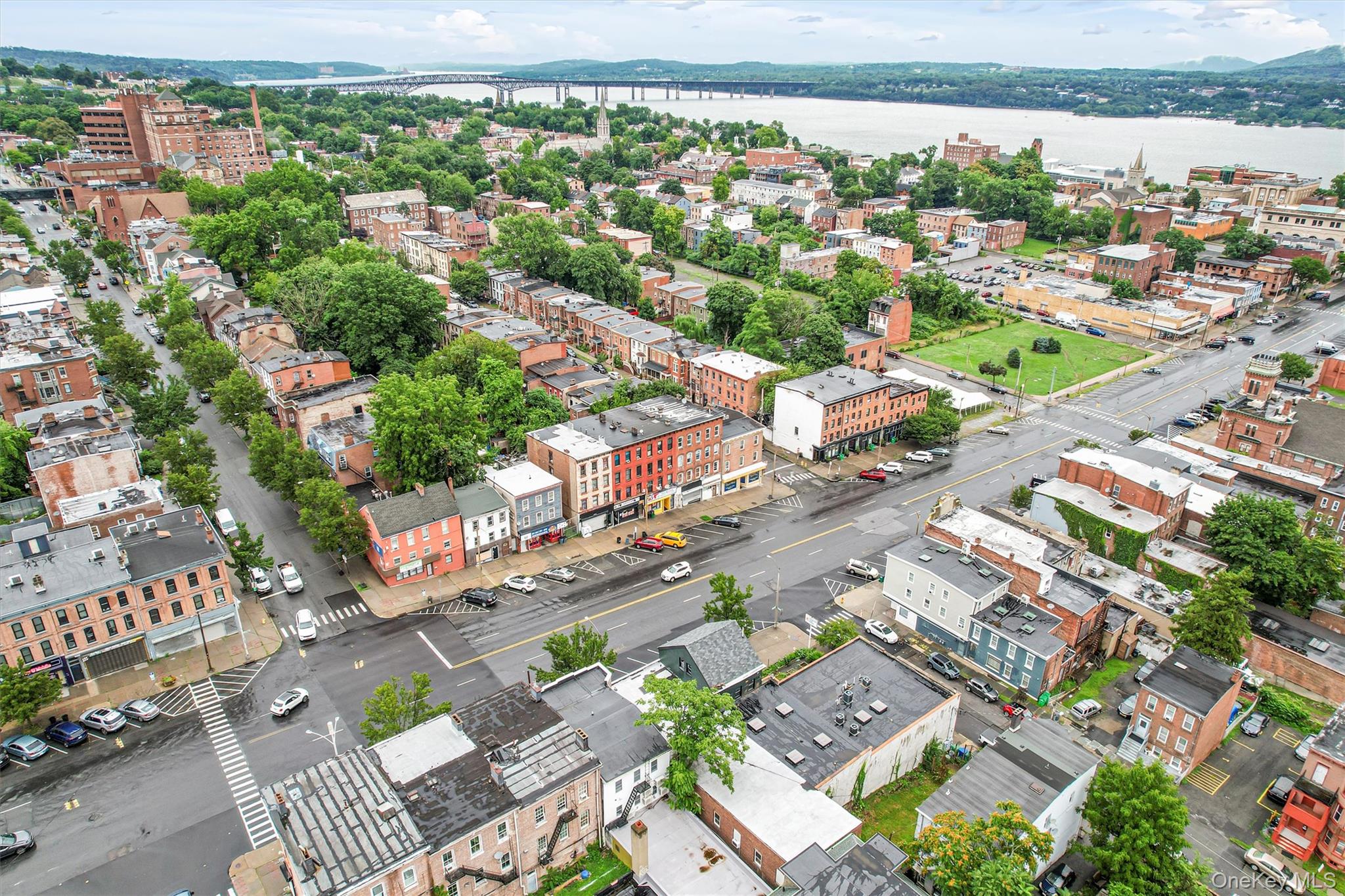 #17 photo, 185 Broadway, Newburgh , NY 12550