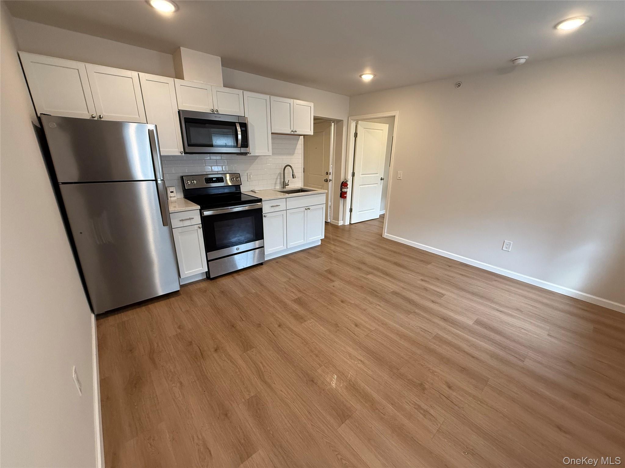 #7 photo, 185 Broadway, Newburgh , NY 12550