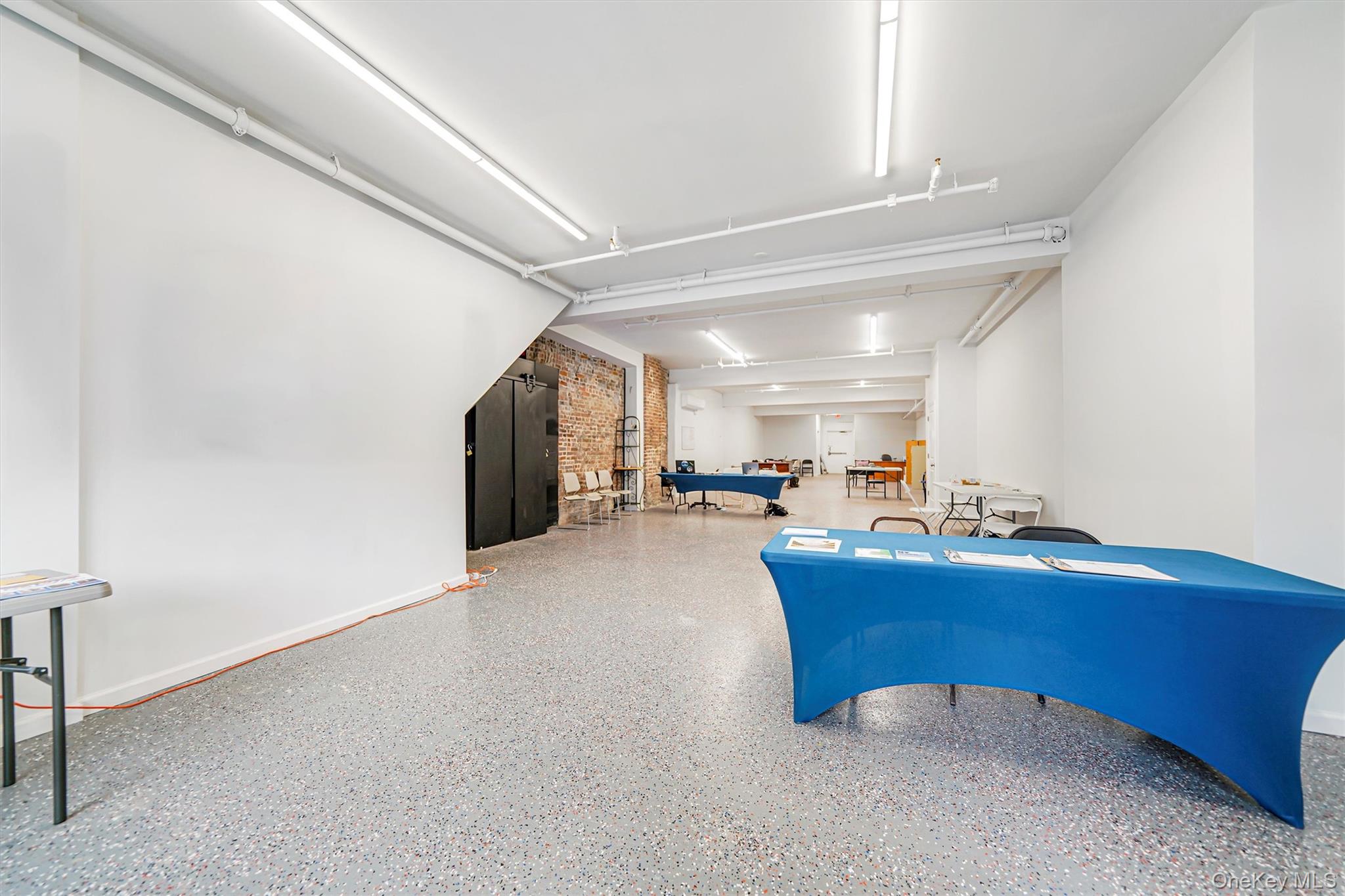 #9 photo, 185 Broadway, Newburgh , NY 12550