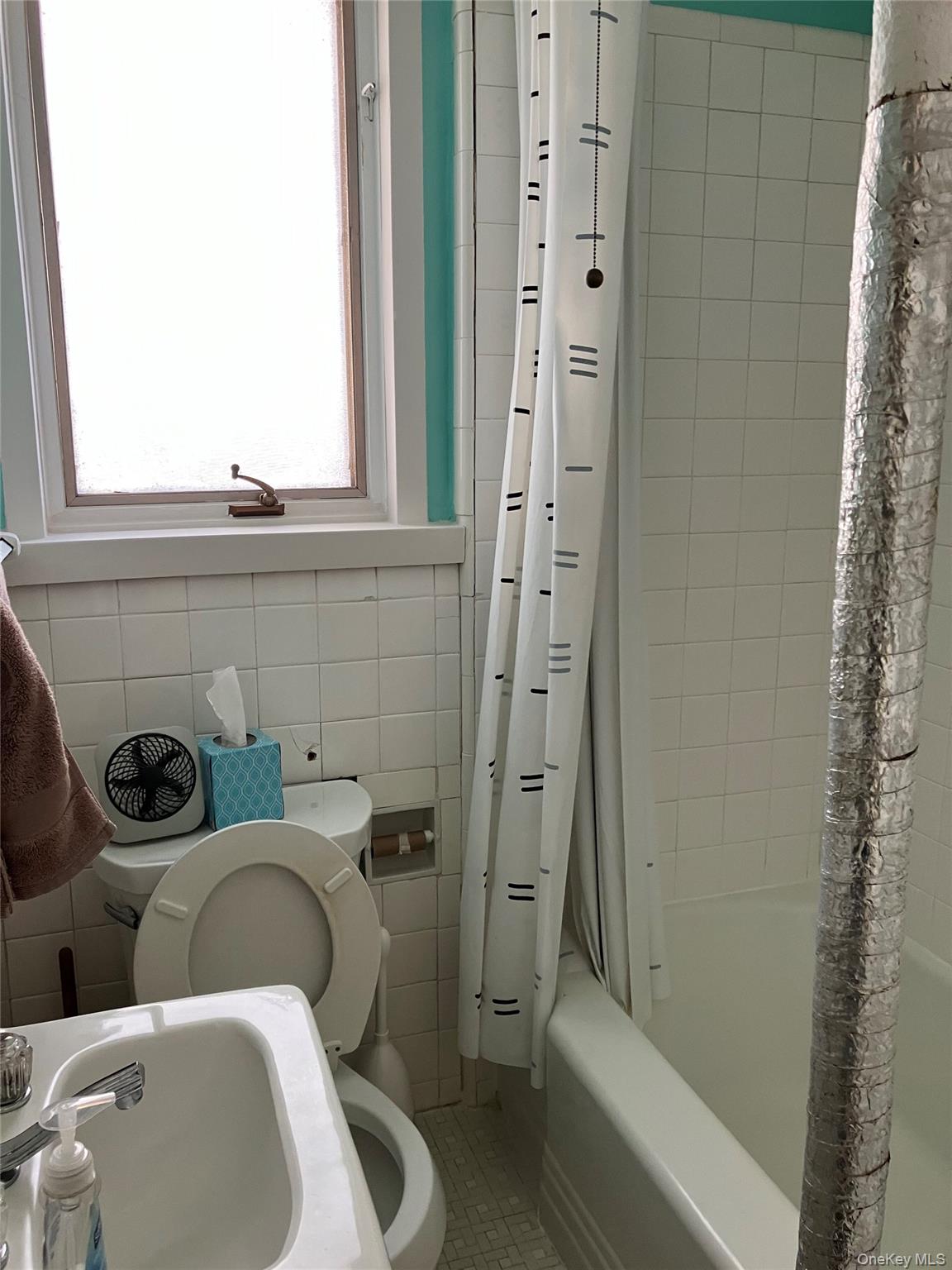 #5 photo, 24302 Superior, Floral Park , NY 11001