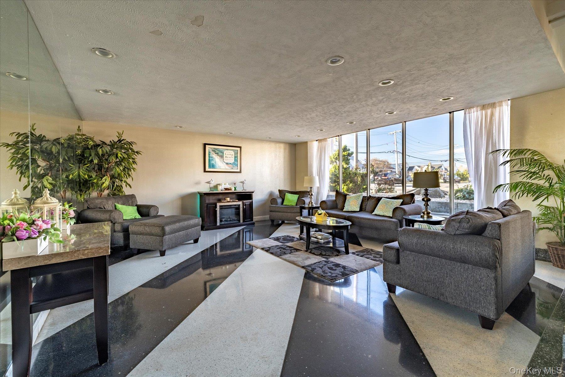 #2 photo, 560 Broadway, Long Beach , NY 11561